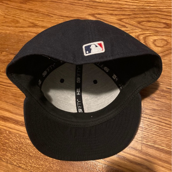 New Era Boston Red Sox fitted - Picture 2 of 4